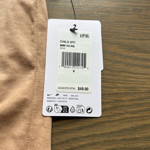 NWT Nike Boys Set size 6 - Picture 2 of 2
